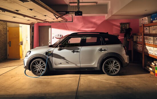 White silver MINI Countryman Hybrid